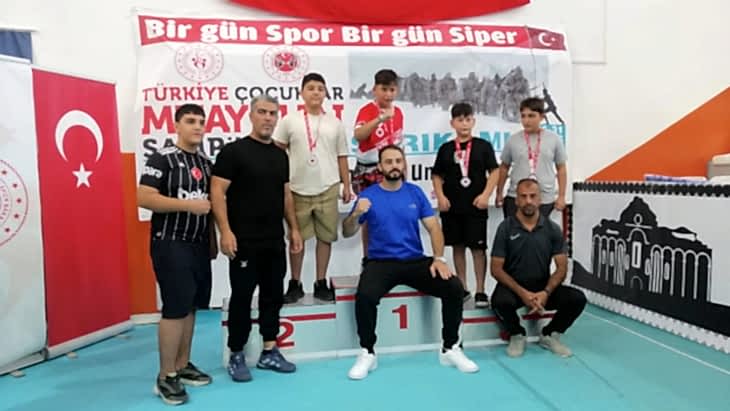 Doğuş Spor Muaythai Branşından Mirza Çınar Türkiye Üçüncüsü Oldu!